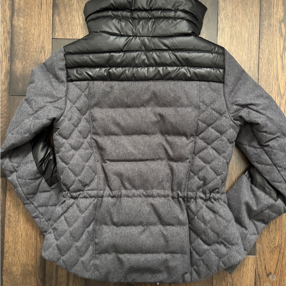Lole Quilted Grey and Black Hooded Puffer Jacket - Picture 2 of 3